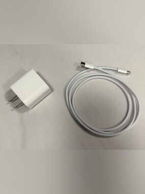 Apple 60W USB-C Charge Cable (1m) + Apple 20W USB-C Power Adapter